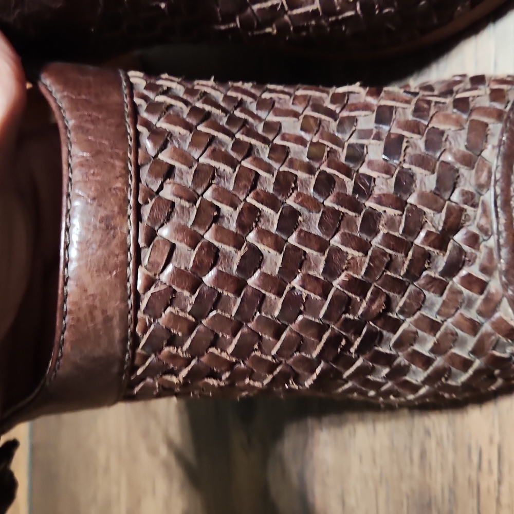 Beautiful Frye Leather Heels - Picture 3 of 12